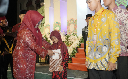 JUARA TILAWAH DAN HAFALAN SATU JUZ
