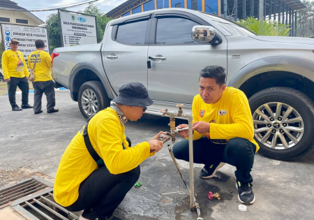PERBAIKI SELANG AIR