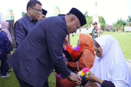 SANTUNAN UNTUK GURU  PURNA BAKTI