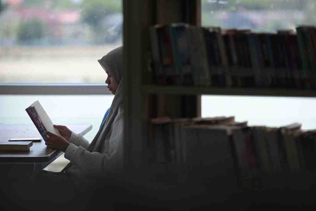PERPUSTAKAAN BERKONSEP MALL BACA 