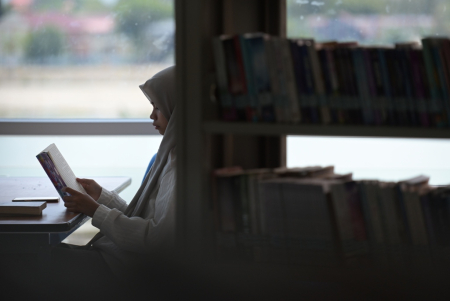 PERPUSTAKAAN BERKONSEP MALL BACA 
