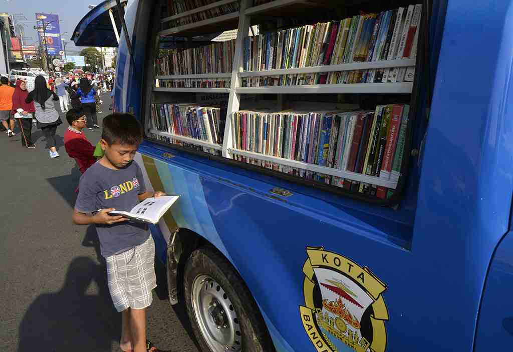 PERPUSTAKAAN KELILING DI CFD BANDAR LAMPUNG