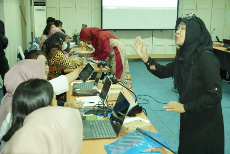 KOMUNIKASI BAHASA ISYARAT