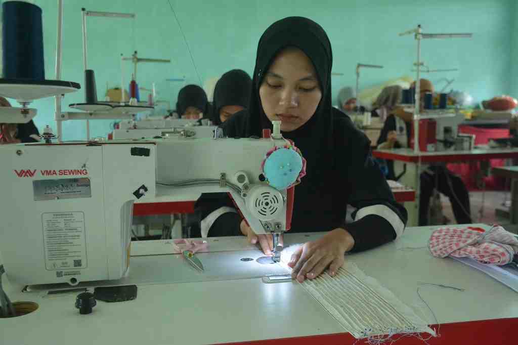 PELATIHAN MENJAHIT SAKU