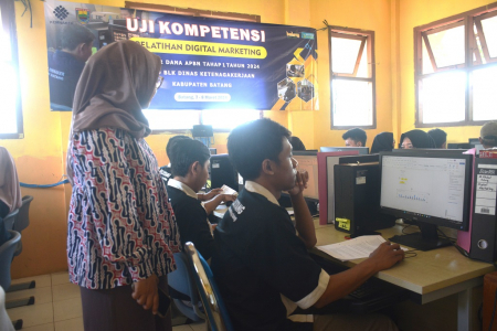 TINJAU PELAKSANAAN UJI KOMPETENSI