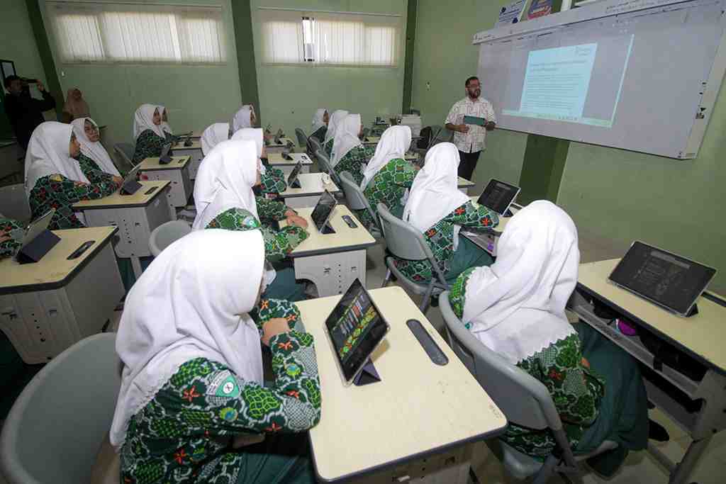 PENERAPAN KURIKULUM INTERNASIONAL DI PONPES PROGRESIF BUMI SHALAWAT