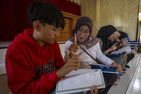 BELAJAR MUSHAF AL QURAN UNTUK TUNA RUNGU