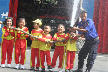EDUKASI PENANGANAN BENCANA KEBAKARAN