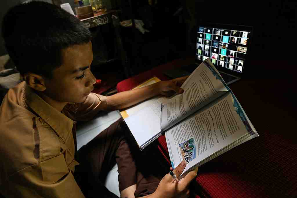 PEMBELAJARAN JARAK JAUH SELAMA KTT ASEAN