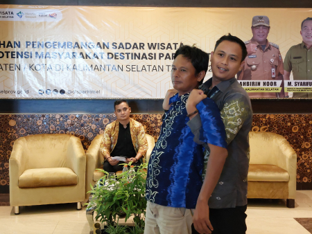 PERAGAKAN TEKNIK PENYELAMATAN