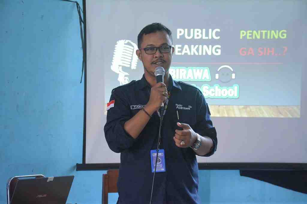 PENTINGNYA KEBERANIAN KETIKA BERBICARA DI DEPAN PUBLIK