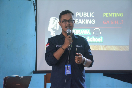 PENTINGNYA KEBERANIAN KETIKA BERBICARA DI DEPAN PUBLIK