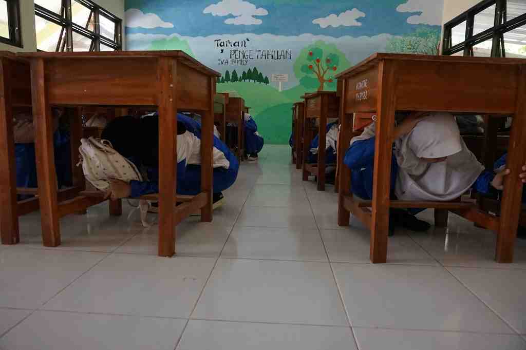 SIMULASI BENCANA GEMPA