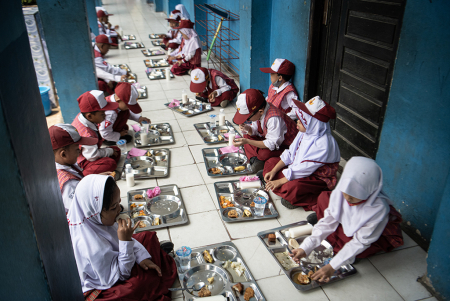 DAPUR LAPANGAN TNI MASUK SEKOLAH