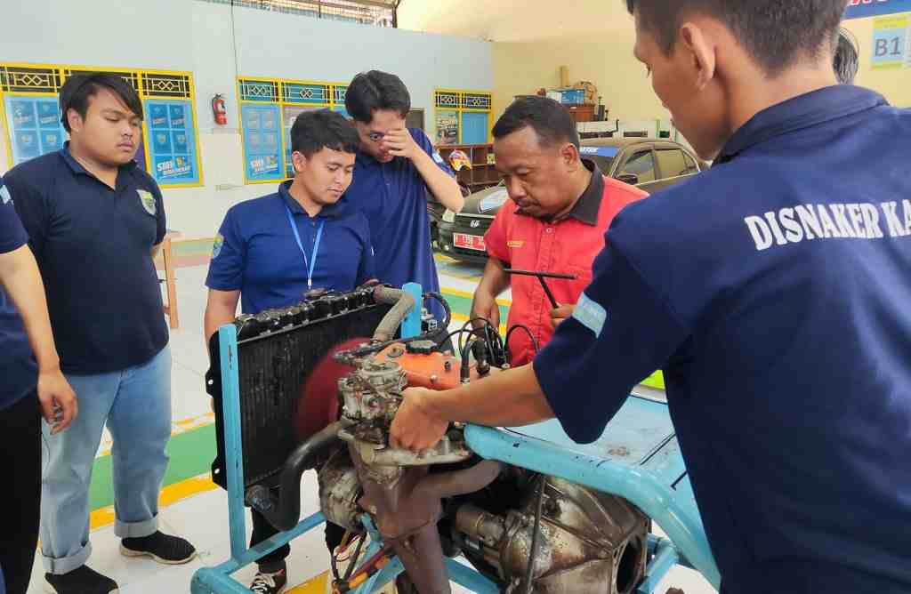 PELATIHAN OTOMOTIF