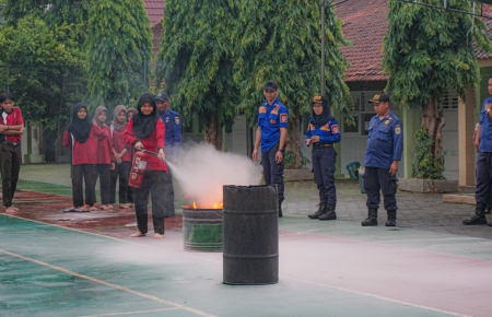 PRAKTIK PENANGANAN KEBAKARAN