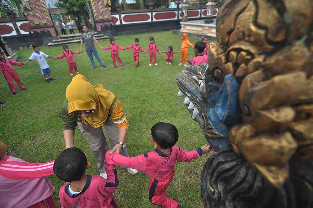 PENERAPAN MODERASI BERAGAMA DI TK HINDU BENGKULU UTARA