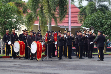 MARCHING BAND POLISI