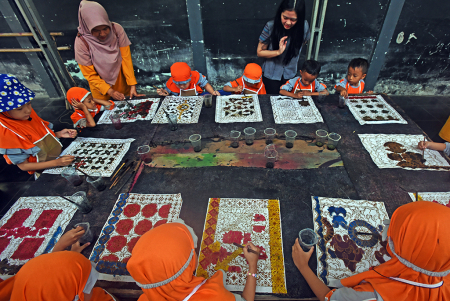 PENGENALAN BATIK BANTEN UNTUK MURID TK