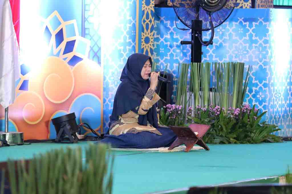 LANTUNKAN AYAT SUCI AL QUR'AN