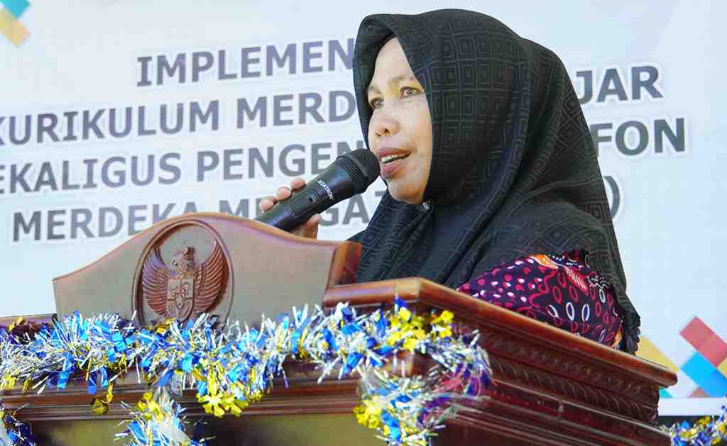 MENDIDIK ANAK-ANAK EMAS PENERUS BANGSA