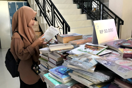 BACA BUKU