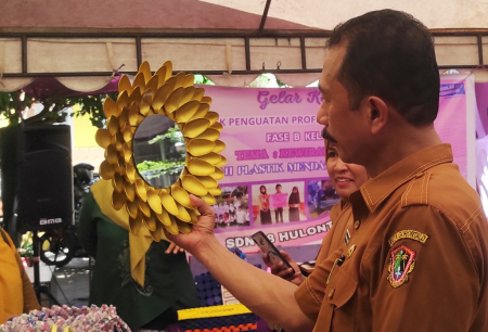 BINGKAI SENDOK PLASTIK