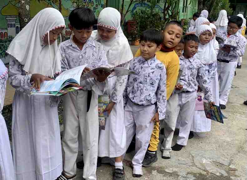 ANTRE PINJAM BUKU