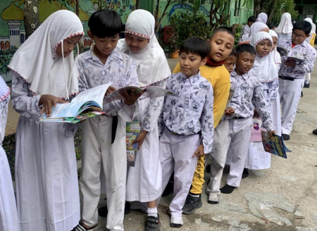 ANTRE PINJAM BUKU