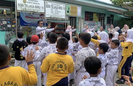 SENAM JARI BERSAMA ANAK