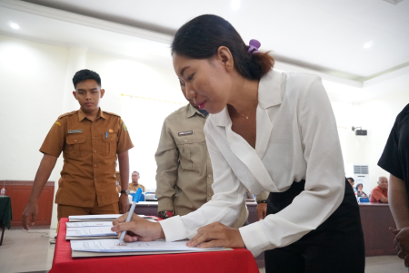 PENANDATANGANAN PERJANJIAN BEASISWA POLIFURNEKA