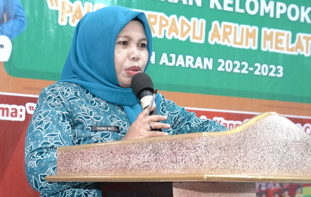 BERAKHLAK MULIA DALAM PENANAMAN ILMU AGAMA