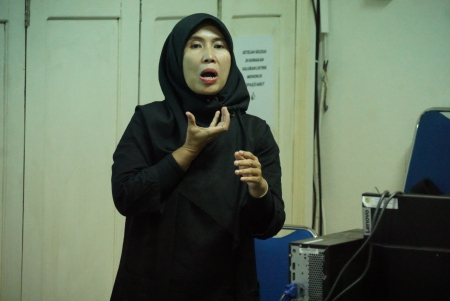 KOMUNIKASI BAHASA ISYARAT