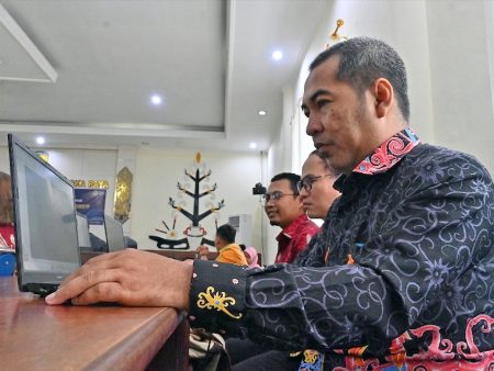 SIMULASI PENANGANAN ANCAMAN SIBER