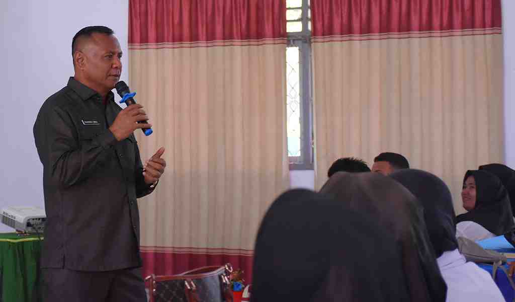 GURU SEBAGAI TAULADAN BAGI MURID-MURID