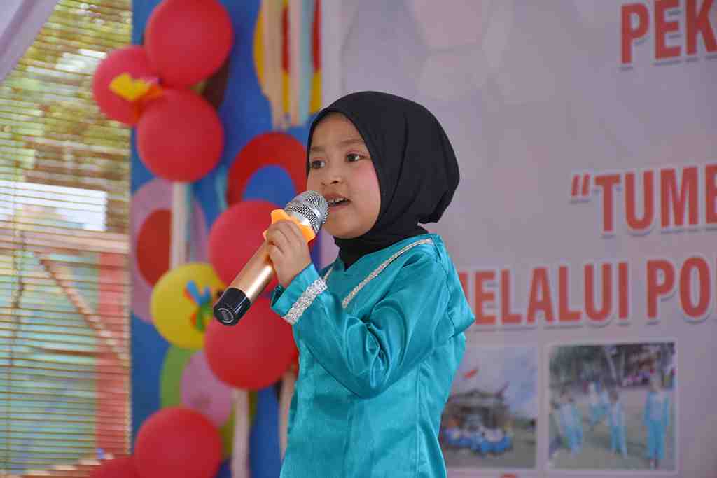PERSEMBAHAN PUISI IBU