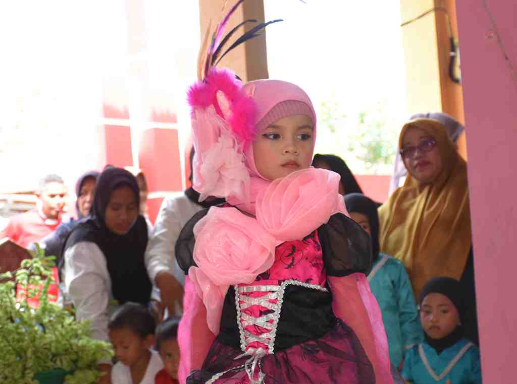 PERAGAAN BUSANA MUSLIM