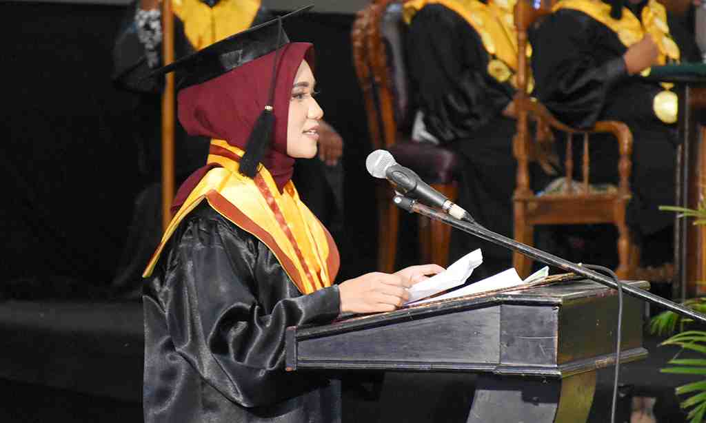 PESAN DAN KESAN WISUDAWATI POLITEKNIK KESEHATAN TERNATE