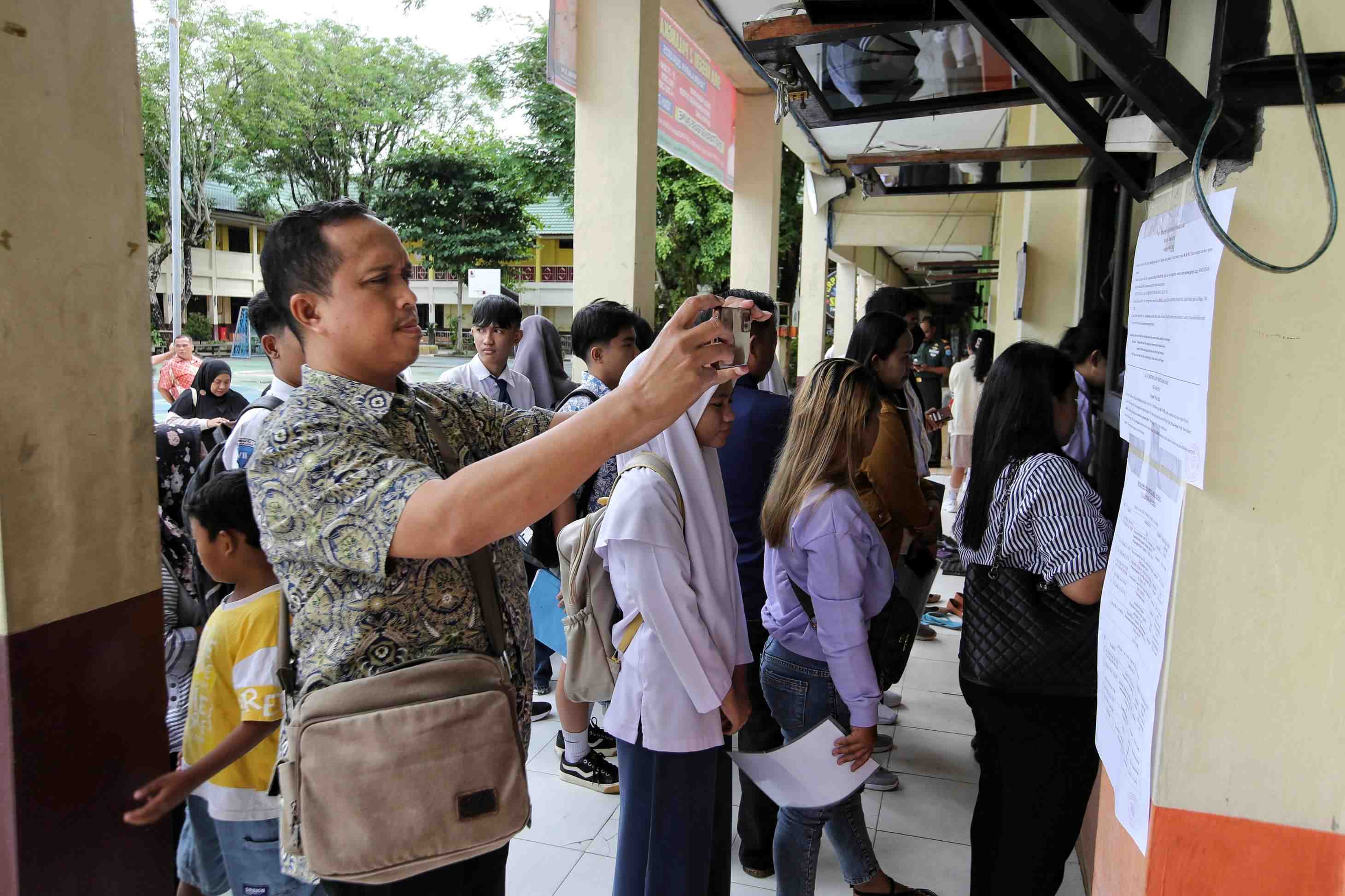 DAFTAR ULANG PESERTA DIDIK DI PALANGKA RAYA 