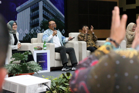 TINGKATKAN PEREKONOMIAN KALIMANTAN SELATAN