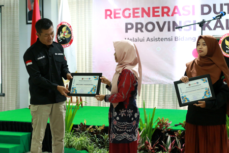 SERAHKAN PENGHARGAAN