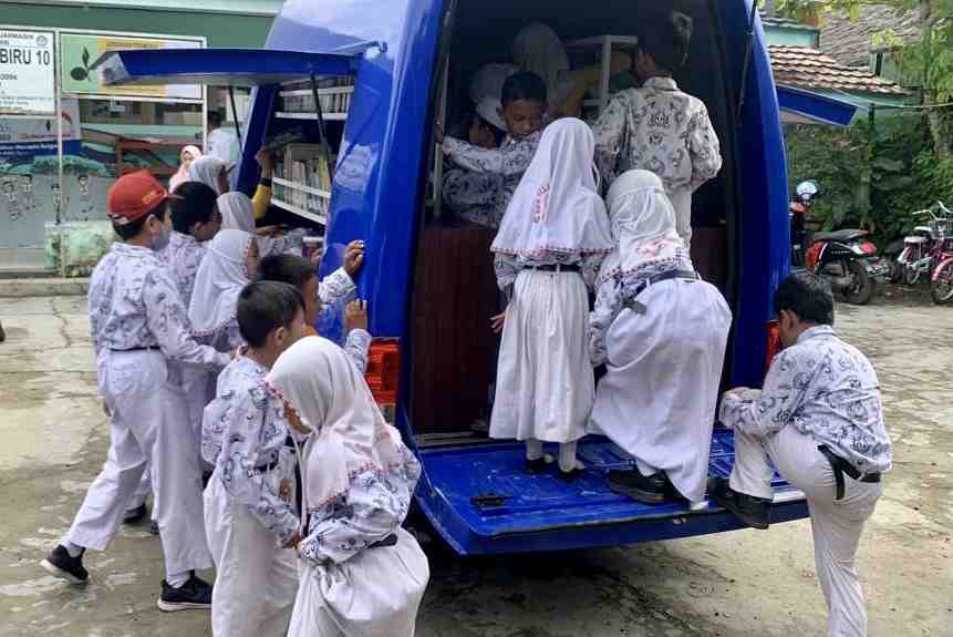 SERBU MOBIL PERPUSTAKAAN KELILING