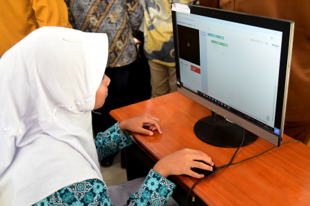 FASILITAS LABORATORIUM KOMPUTER