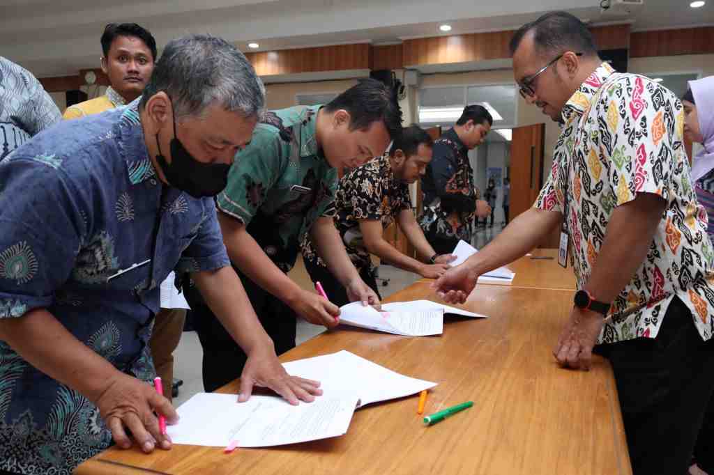  PENANDATANGANAN KONTRAK PTT-TK DAN TA