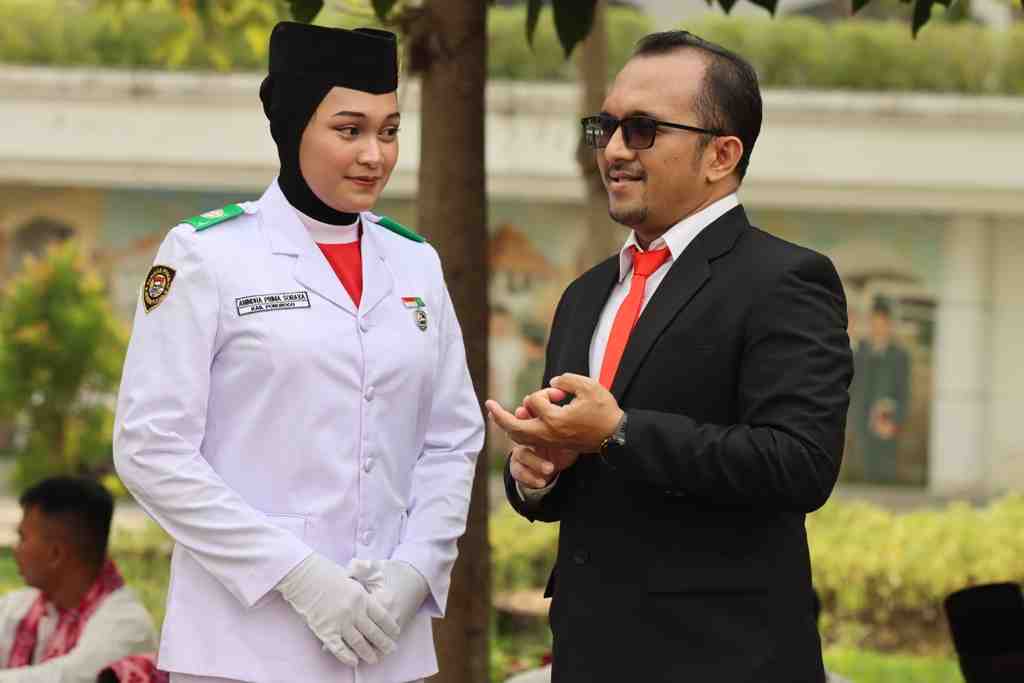 PASKIBRAKA SISWI MAGANG DI KOMINFO JATIM