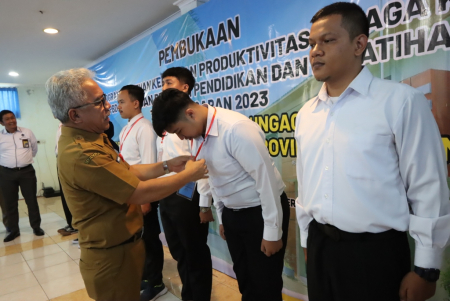 PELATIHAN BAGI PENYANDANG  DISABILITAS DAN PMI