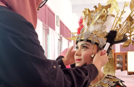 HIASAN KEPALA PENGANTIN WANITA