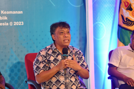 DISKUSI PUBLIK DENGAN PEWARTA PAPUA BARAT