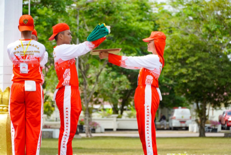 LATIHAN PENURUNAN BENDERA