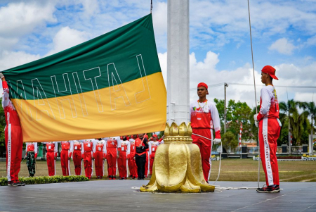 LATIHAN PENGIBARAN BENDERA